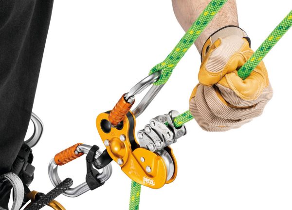 Dây thừng leo cây Petzl FLOW 11.6mm đường kính nhỏ đảm bảo hiệu suất rất tốt về tính linh hoạt và trọng lượng