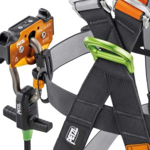 Tay lái Petzl STEADYTRAC xếp gọn với ròng rọc vào dây đai