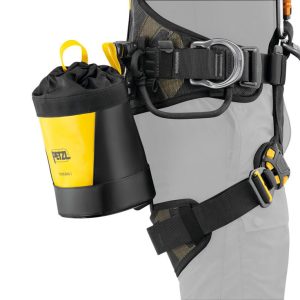 Túi đựng dụng cụ Petzl TOOLBAG 3 kết nối với phụ kiện móc đai INTERFAST