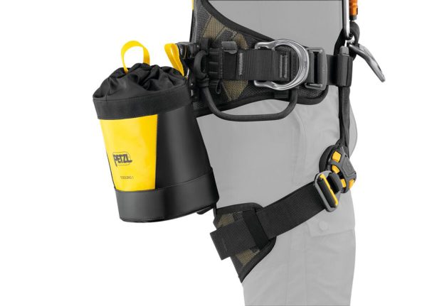 Túi đựng dụng cụ Petzl TOOLBAG 3 kết nối với phụ kiện móc đai INTERFAST