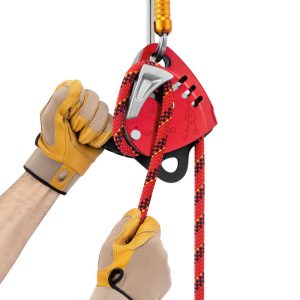 Thiết bị hãm Petzl MAESTRO L Descender tay cầm thoái mái và phanh dây tích hợp cho phép điều khiển dễ dàng