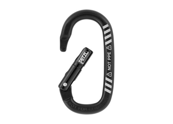 Bên trong được thiết kế với bề mặt nhẵn, giúp phụ kiện carabiner có thể xoay dễ dàng hơn