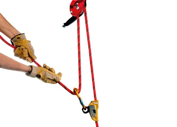 Dây cứu hộ Petzl VECTOR 12.5mm đường kính lớn cho sức tải lớn và độ bám tuyệt vời khi kéo vật nặng và cứu hộ