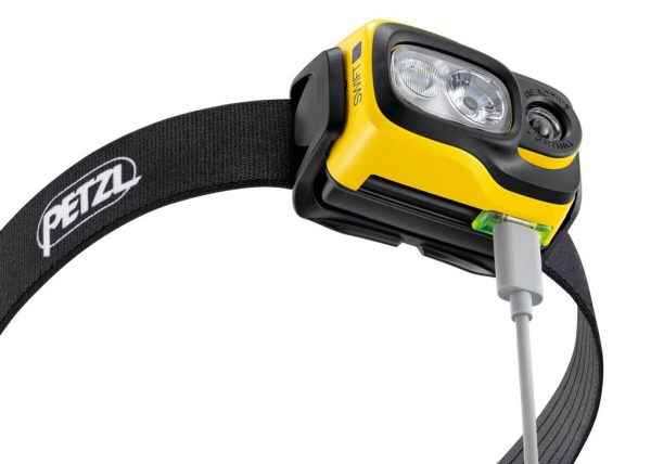 Đèn đội đầu Petzl SWIFT RL 1100 lumens rechargeable headlamp có thể sạc lại bằng cổng USB-C