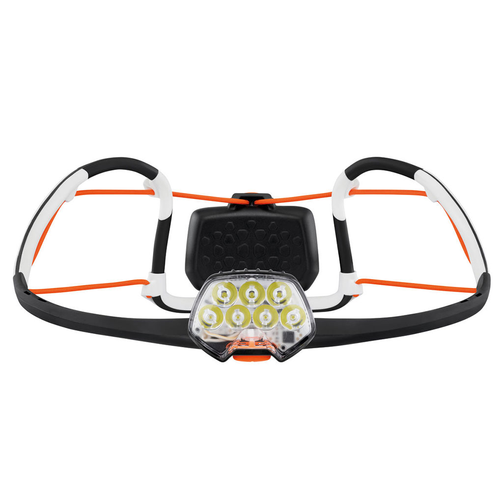 E104BA00-IKO-CORE-focus-1 Thiết kế để chiếu sáng gần, di chuyển và tầm nhìn xa. Nhiều đèn LED cung cấp sự phân bổ ánh sáng đồng đều.