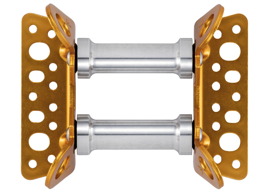 R005AA00-ROLLER-COASTER-focus-3 Nhiều lỗ kết nối cho phép lựa chọn các tùy chọn lắp đặt: bu lông 10 hoặc 12 mm, PULSE, COEUR PULSE